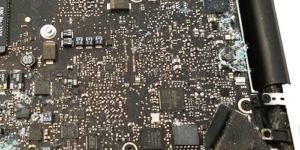 MacBook Pro water damage Fixology | Mobil og tablet reparation